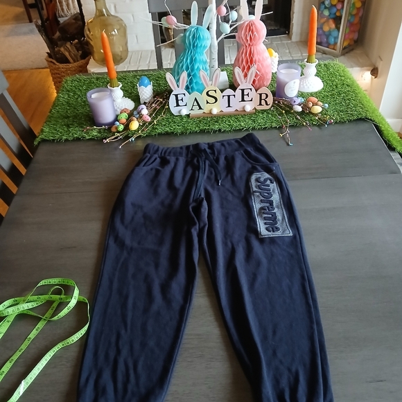 Supreme Joggers Like New Size L Retails 398$ - Picture 2 of 4